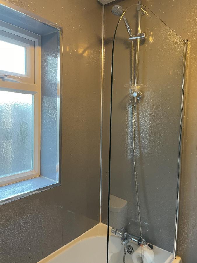 Howe - Newly Refurbished 2 Bedroom Flat Free Parking Ґейтсгед Екстер'єр фото